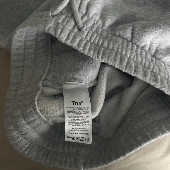 Aritzia TNA Cozy Fleece Perfect Sweatpants - Picture 7 of 7